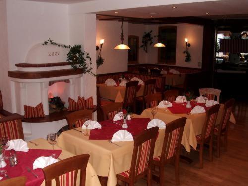 Hotel Landgasthof Zum Schildhauer Halfing المظهر الخارجي الصورة