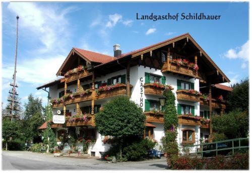 Hotel Landgasthof Zum Schildhauer Halfing المظهر الخارجي الصورة